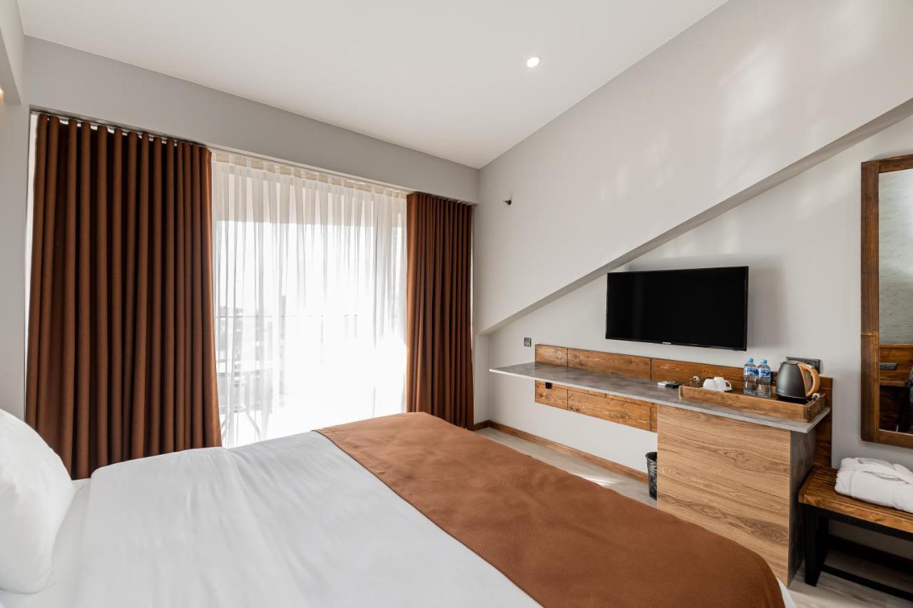Ivy Hotel Tbilisi Buitenkant foto