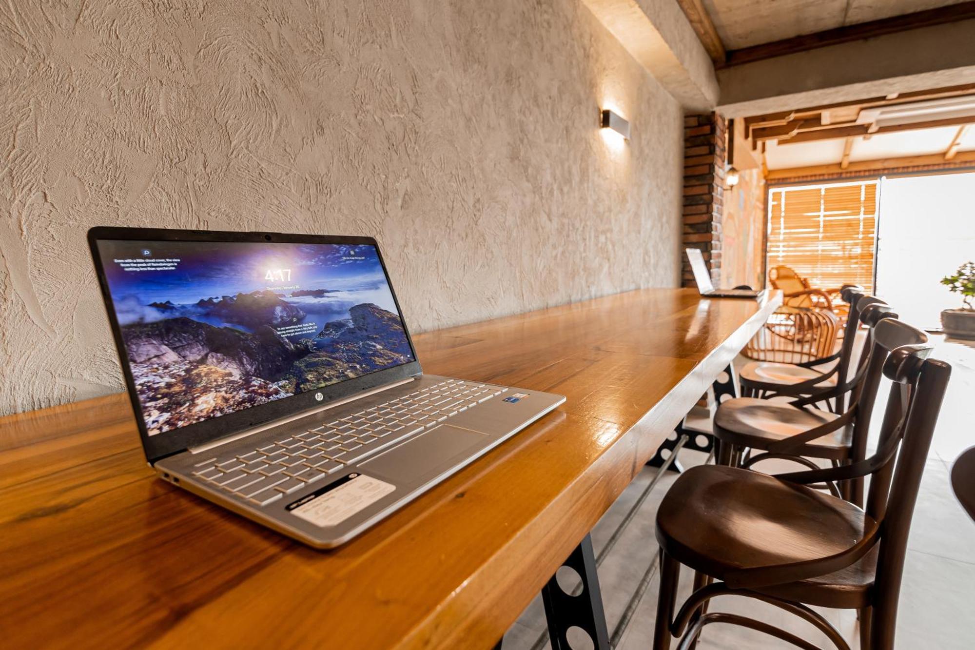 Ivy Hotel Tbilisi Buitenkant foto